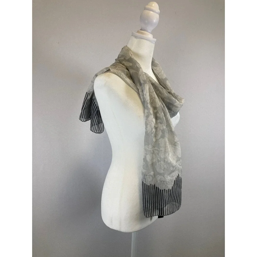 Elegant‎ Floral Damask Made in Italy Womens OS Grey White Striped Border Scarf